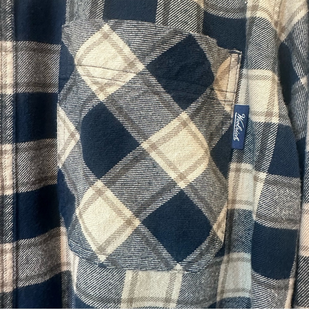 Woolrich Men’s Plaid Flannel Button-Up Shirt – Size Medium - Picture 2 of 7